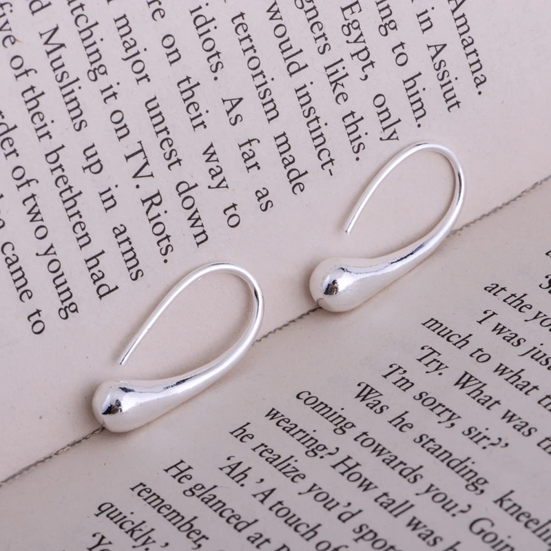 silver plated earrings , silver fashion jewelry , shiny skinny ovoid /cdnakuua duvammca LQ-E004
silver plated earrings , silver fashion jewelry , shiny skinny ovoid /cdnakuua duvammca LQ-E004