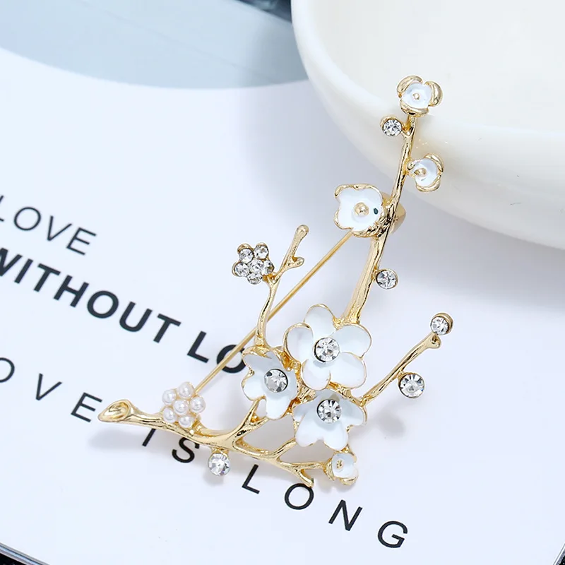 Plum Blossom Brooches for Women White Enamel Flower Golden Ally Bouquet Brooch