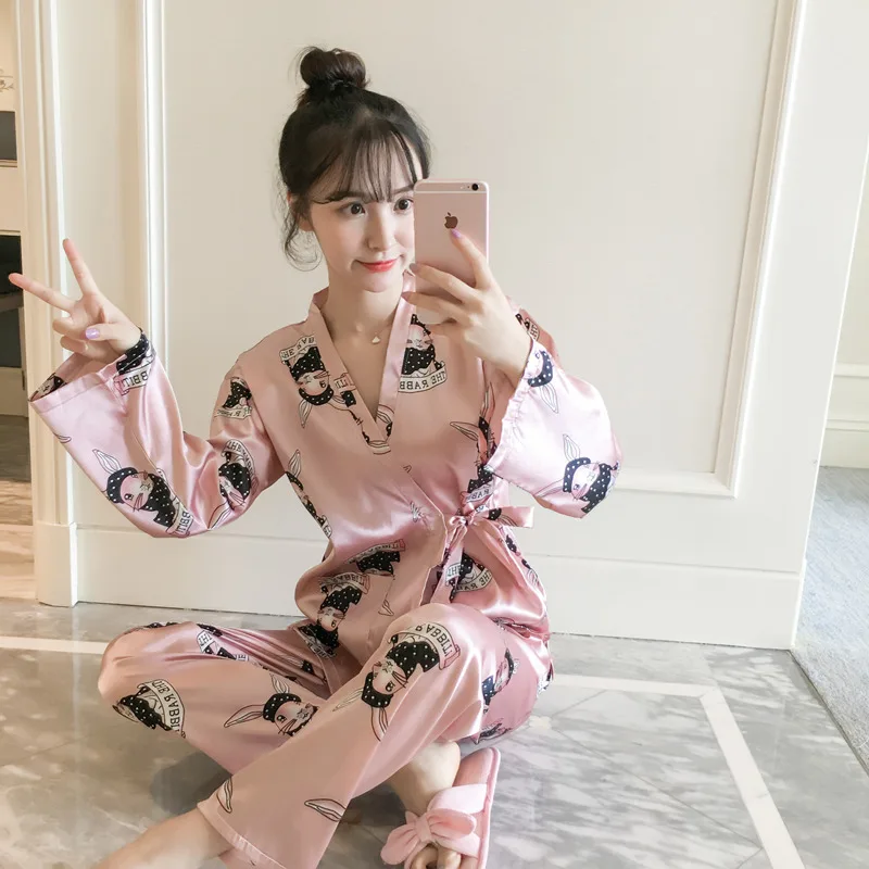 Pajama girls spring and autumn long sleeves kimono sexy loose ice silk students sweet two suits of home clothes can be worn out
Pajama girls spring and autumn long sleeves kimono sexy loose ice silk students sweet two suits of home clothes can be worn out