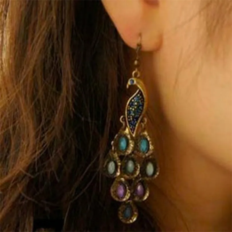 2018 Fashion Jewelry Vintage Earrings National Wind Peacock Wild Temperament Crystal Long Earrings Women Elegant Earrings
2018 Fashion Jewelry Vintage Earrings National Wind Peacock Wild Temperament Crystal Long Earrings Women Elegant Earrings