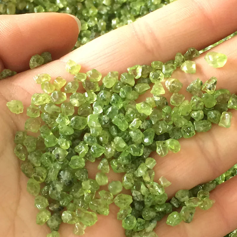 2-4mm Natural Peridot Olivine Quartz Crystal Stone Rock Chips Lucky Healing Natural Quartz Crystals 50g
2-4mm Natural Peridot Olivine Quartz Crystal Stone Rock Chips Lucky Healing Natural Quartz Crystals 50g