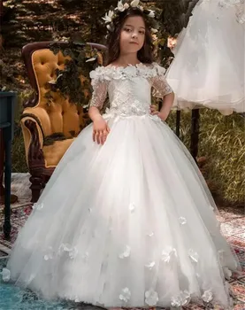 Off Shoulder White Ivory 2019 Flower Girls Dresses for Wedding Half Sleeves Lace 3D Flowers Applique Girls First Communion Gown
Off Shoulder White Ivory 2019 Flower Girls Dresses for Wedding Half Sleeves Lace 3D Flowers Applique Girls First Communion Gown