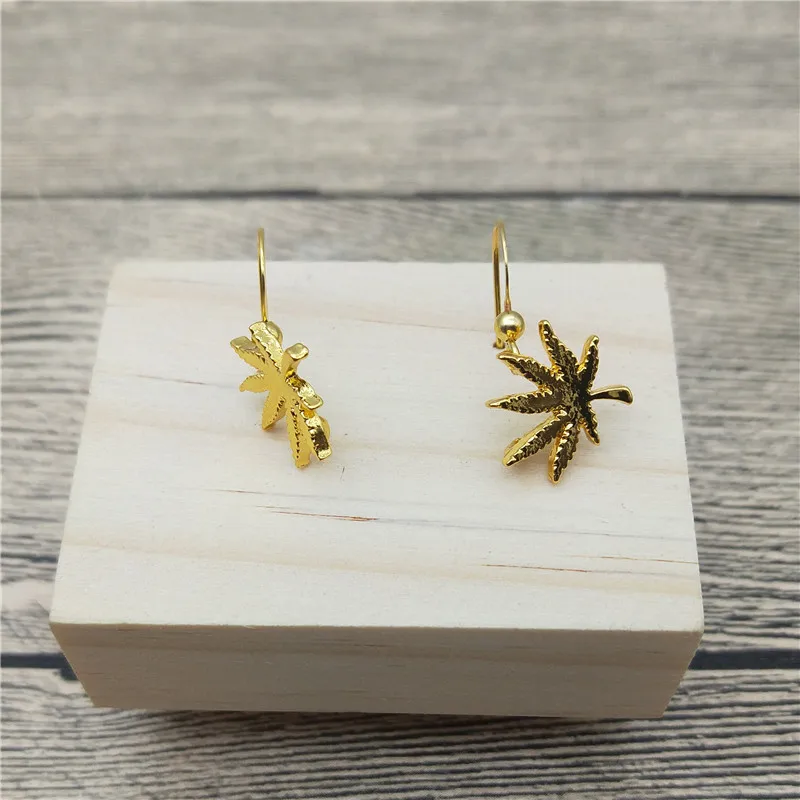 New Weed Leaf Drop Earrings Trendy Style Weed Leaf Dangle Earrings Fashion Nature Earrings Women Jewellery
New Weed Leaf Drop Earrings Trendy Style Weed Leaf Dangle Earrings Fashion Nature Earrings Women Jewellery