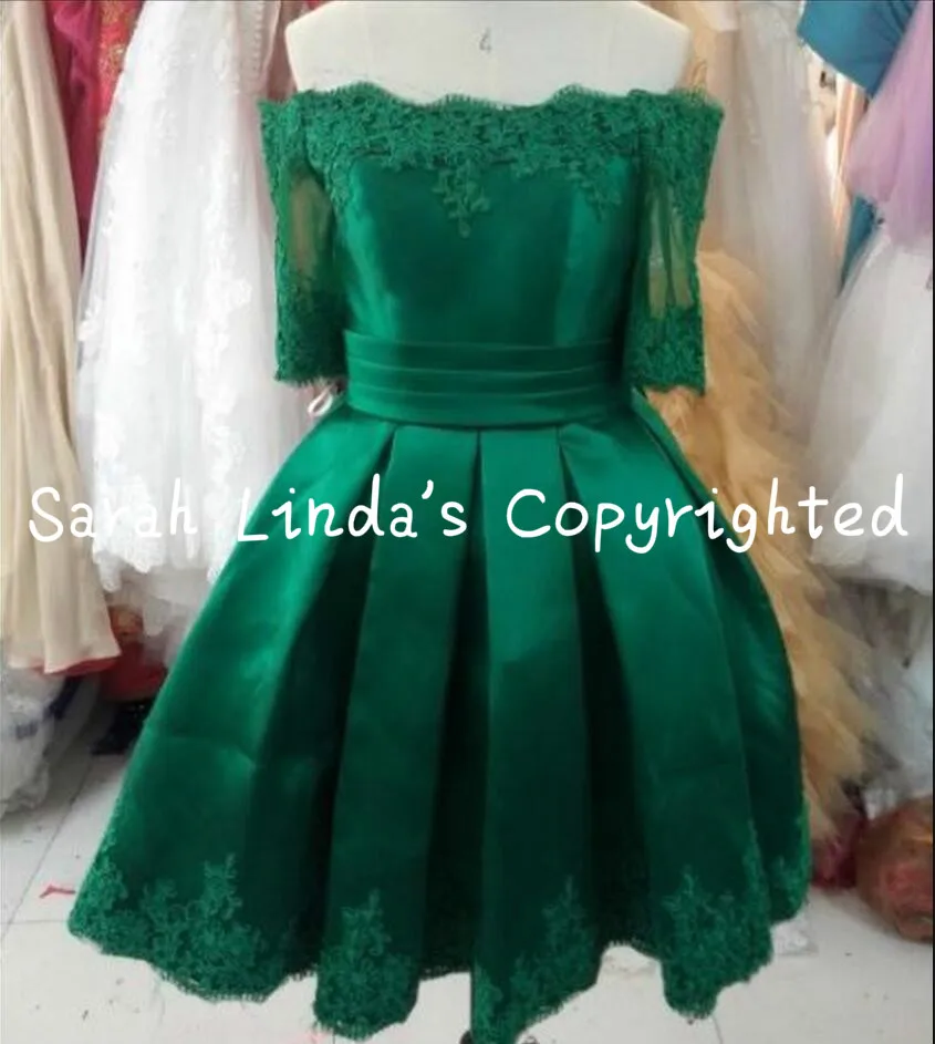 2016 real picture green satin short Homecoming Dresses lace appliques off the shoulder petite homecoming gowns hot sale
2016 real picture green satin short Homecoming Dresses lace appliques off the shoulder petite homecoming gowns hot sale
