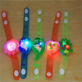2018 Multicolor Light Flash Toys Wrist Hand Take Dance Party High Quality Dinner Party Gift For Kid Random LED ColorLamps Light