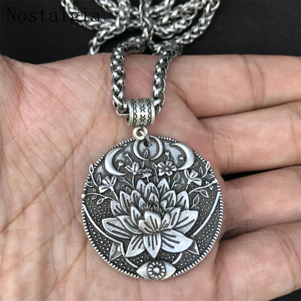 1pcs Lotus eyes moon pendant Prettiest women lotu Mandala flower Ethnic jewelry Slavic Lunula Meditation Yoga Jewelry Vikinga
1pcs Lotus eyes moon pendant Prettiest women lotu Mandala flower Ethnic jewelry Slavic Lunula Meditation Yoga Jewelry Vikinga