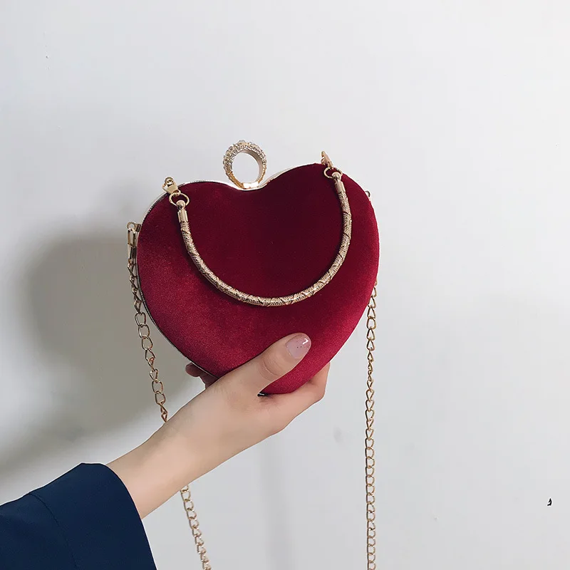 Heart-shaped chain 2019 new bag gold velvet handbag ladies dinner hand bag trend shoulder Messenger bag
Heart-shaped chain 2019 new bag gold velvet handbag ladies dinner hand bag trend shoulder Messenger bag