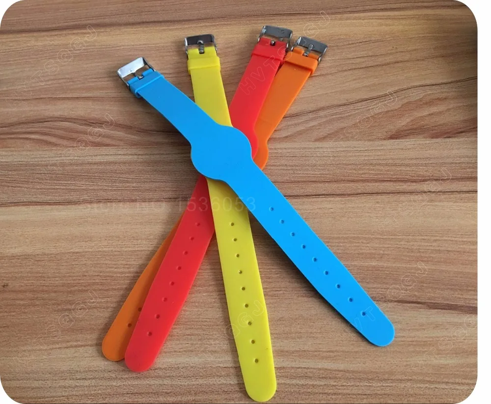 100PCS 13.56mhz nfc 203 or 213 chip 144bytes NFC rewritable Wristband Bracelet silicone electronic bracelets wrist band
100PCS 13.56mhz nfc 203 or 213 chip 144bytes NFC rewritable Wristband Bracelet silicone electronic bracelets wrist band