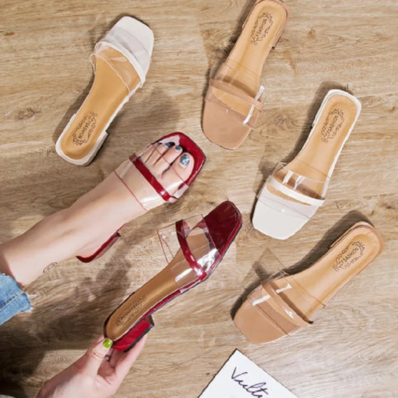 2019 new wild transparent sandals fashion wear flat bottom word drag girl heart slippers
2019 new wild transparent sandals fashion wear flat bottom word drag girl heart slippers