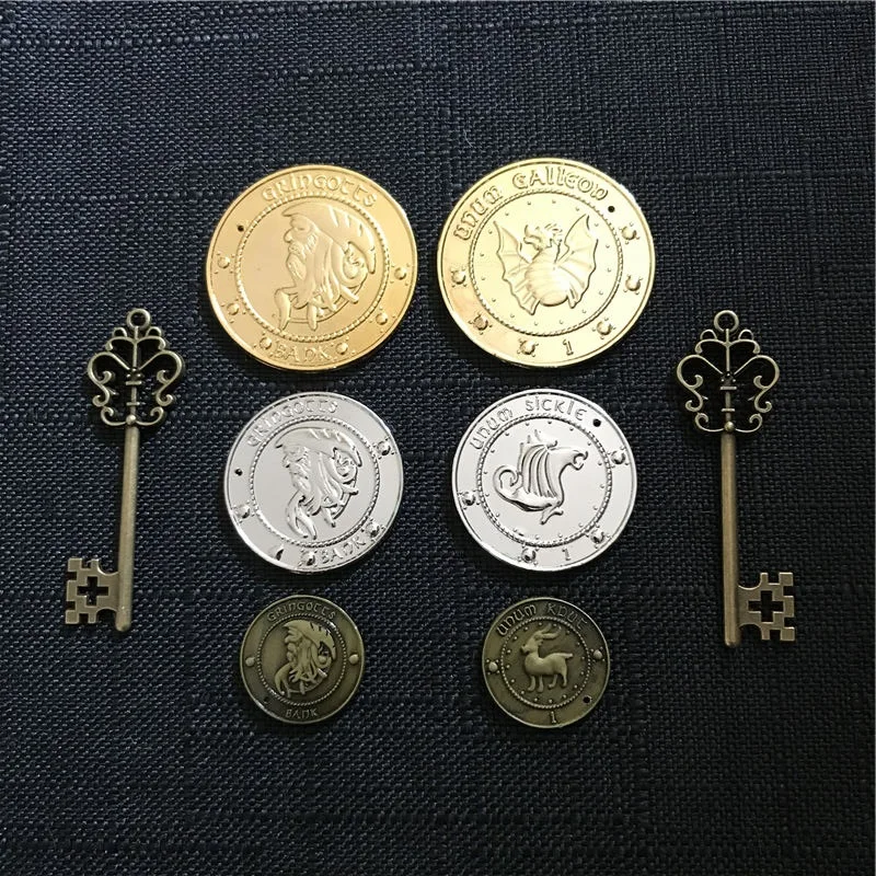 20 Sets Wholesale Harri Potter Wizarding World Gringotts Bank Coins and Keys Knockturn Alley Quality Gifts Party Fans
20 Sets Wholesale Harri Potter Wizarding World Gringotts Bank Coins and Keys Knockturn Alley Quality Gifts Party Fans