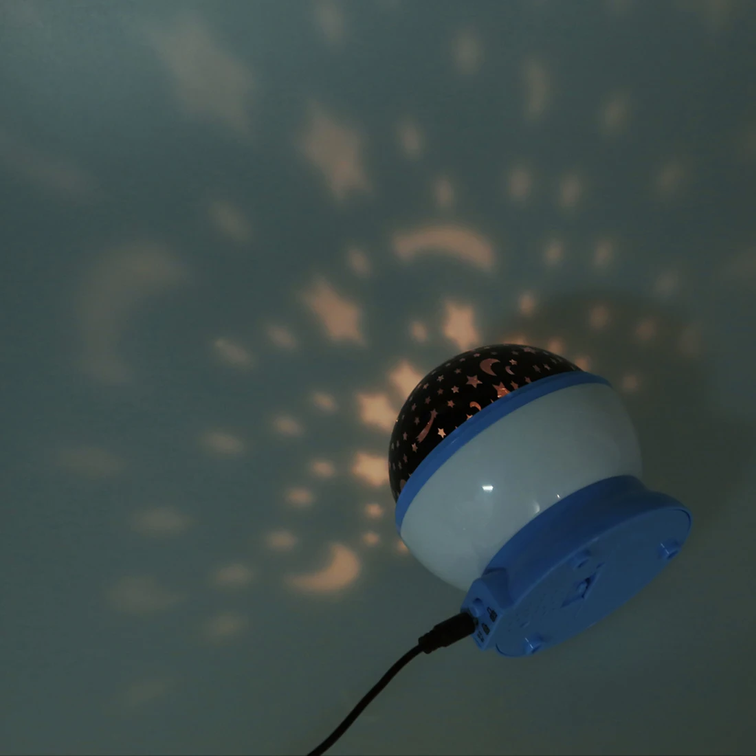 Rotation Starry Star Sky Flashing Romantic Moon Room Night Light Lamp Projector - blue
Rotation Starry Star Sky Flashing Romantic Moon Room Night Light Lamp Projector - blue