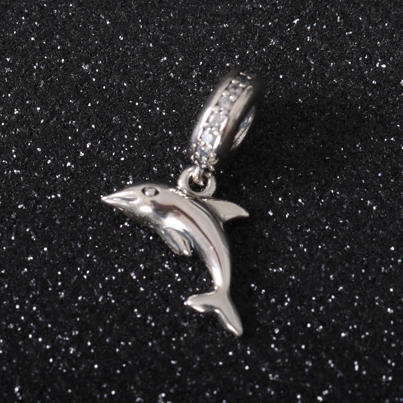 ZJ072 dolphin shape forever friend and mother silver hanging up fit to diy bracelet diy accessory for jewelry making
ZJ072 dolphin shape forever friend and mother silver hanging up fit to diy bracelet diy accessory for jewelry making
