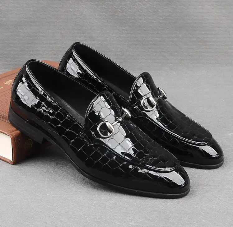 

Summer Loafer Shoes Men Genuine Patent Leather Classical Black Stone Pattern Dress Shoe Moccasin Gommino Smart Casual Shoes