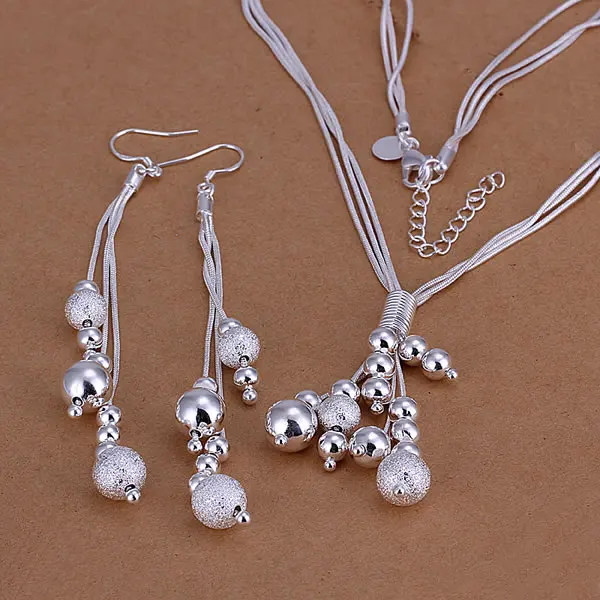 S121 Wholesale, free shipping 925 silver jewelry set, fashion jewelry set Triple Lines Of Beans Two-Piece Jewelry Set
S121 Wholesale, free shipping 925 silver jewelry set, fashion jewelry set Triple Lines Of Beans Two-Piece Jewelry Set
