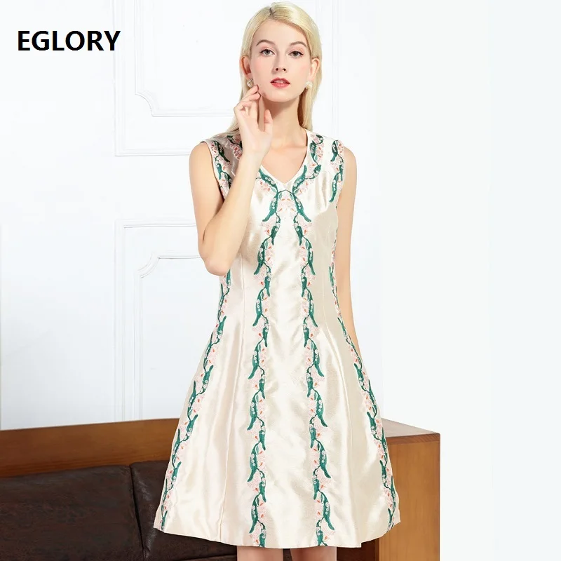 Top Quality Brand Designer 2018 Autumn Winter Party Sleeveless Dress Women V-Neck Exquisite Embroidery Slim Fit A-Line Dress XXL
Top Quality Brand Designer 2018 Autumn Winter Party Sleeveless Dress Women V-Neck Exquisite Embroidery Slim Fit A-Line Dress XXL