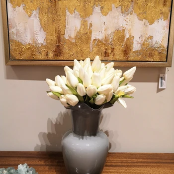 LINMAN 30pcs/lot PU Tulips Artificial Flowers Real touch artificial decora mini Tulip for Home Wedding decoration Flowers
LINMAN 30pcs/lot PU Tulips Artificial Flowers Real touch artificial decora mini Tulip for Home Wedding decoration Flowers
