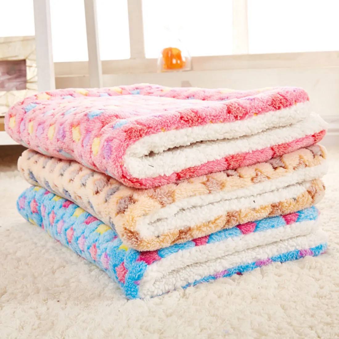 Pet Dog Bed Blanket Soft Flannel Fleece Star Print Warm Pet Cushion Blanket Sleeping Bed Cover Mat For Small Medium Dog Cat
Pet Dog Bed Blanket Soft Flannel Fleece Star Print Warm Pet Cushion Blanket Sleeping Bed Cover Mat For Small Medium Dog Cat