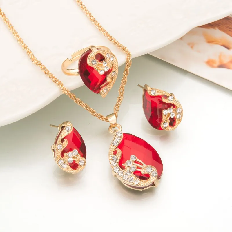1 set of peacock pattern exquisite crystal jewelry necklace ring earrings three-piece suit ladies jewelry
1 set of peacock pattern exquisite crystal jewelry necklace ring earrings three-piece suit ladies jewelry