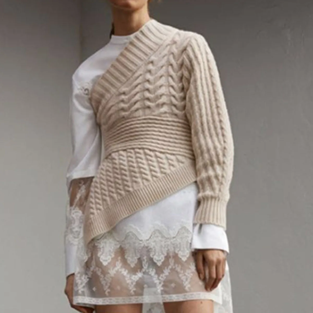 Knitted Irregular Off Shoulder Pullover Women's Knitwear Big Size Long Sleeve Asymmetric Hem Casual Sweaters 2018 Autumn Tops
Knitted Irregular Off Shoulder Pullover Women's Knitwear Big Size Long Sleeve Asymmetric Hem Casual Sweaters 2018 Autumn Tops