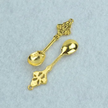 20pcs new design Gold metal charms Spoon pendants ,necklace or bracelets for jewelry making Z142081
20pcs new design Gold metal charms Spoon pendants ,necklace or bracelets for jewelry making Z142081