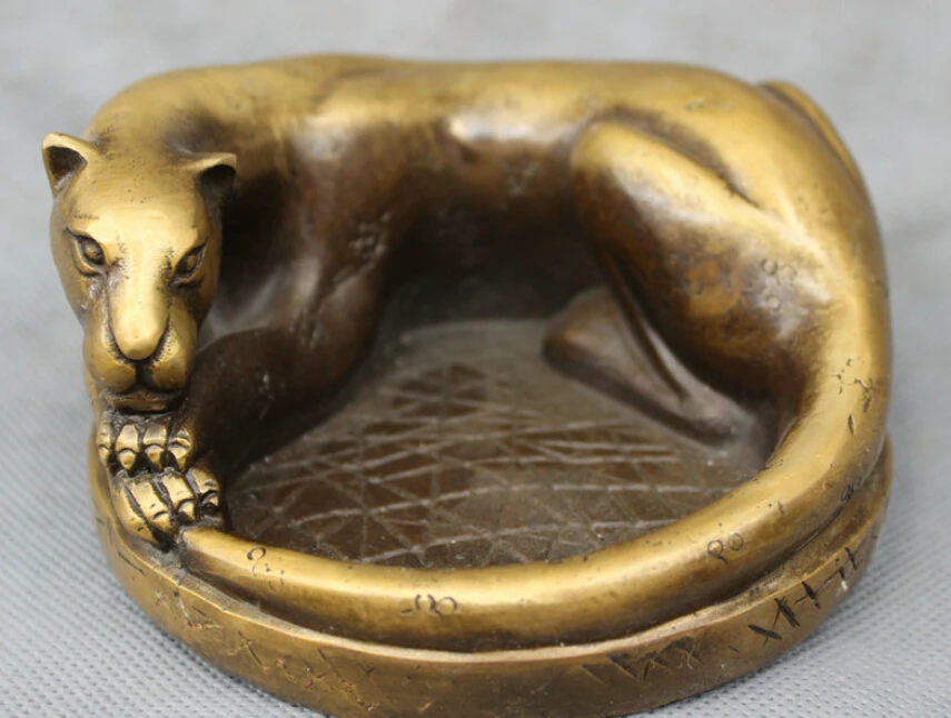 JP S0610 Chinese Bronze Animals Wealth Wild Lying Spotted Leopard Panther Statue Ashtray
JP S0610 Chinese Bronze Animals Wealth Wild Lying Spotted Leopard Panther Statue Ashtray