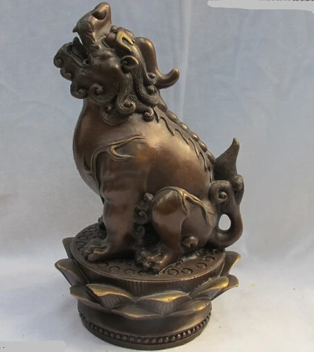 008137 Chinese Bronze Feng Shui Avoid evil Foo Dogs Lion Dragon kylin on Lotus Base
008137 Chinese Bronze Feng Shui Avoid evil Foo Dogs Lion Dragon kylin on Lotus Base