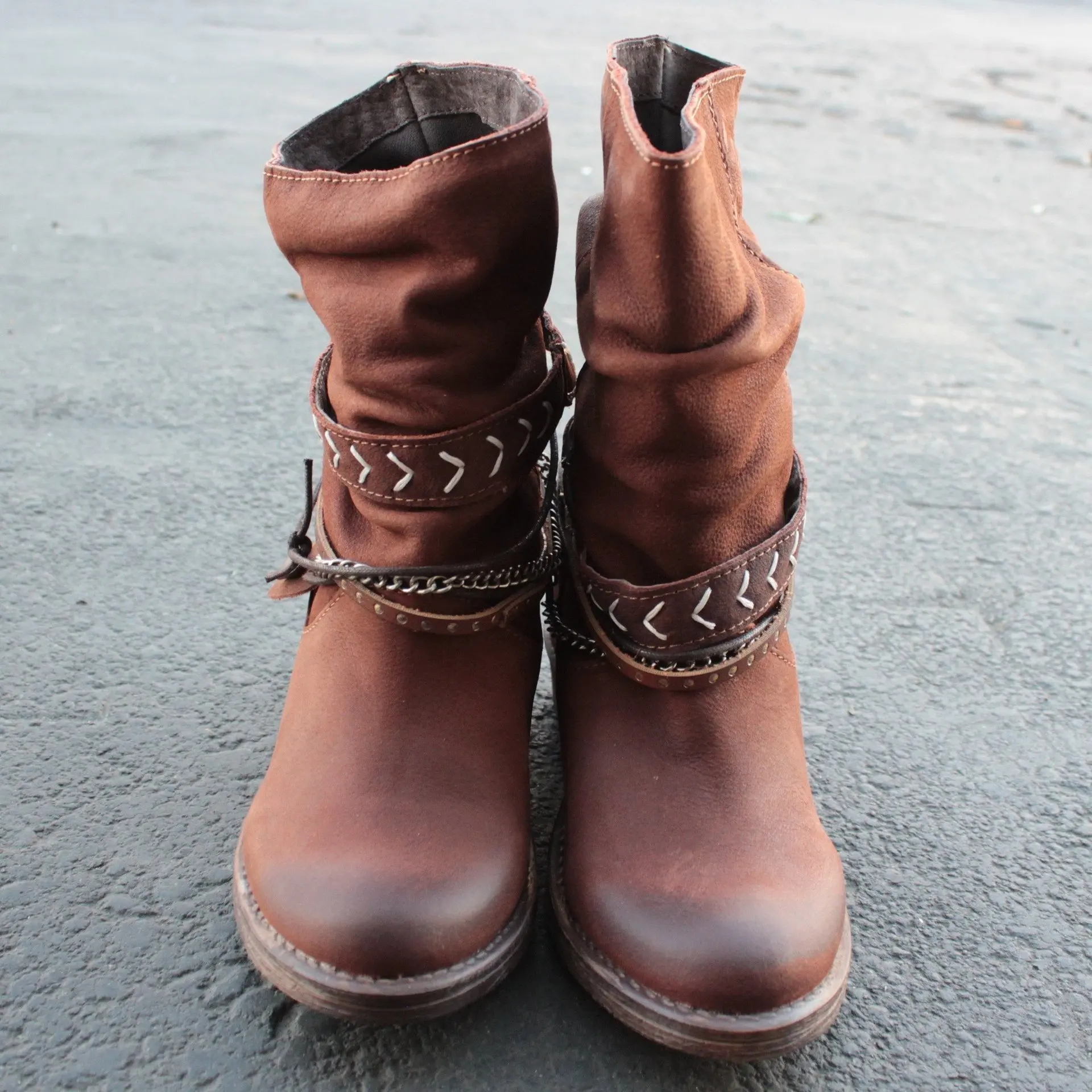 Winter ankle boots for women low heels faux leather ladies shoes round toe platform vintage martin boots plus size zapatos mujer
Winter ankle boots for women low heels faux leather ladies shoes round toe platform vintage martin boots plus size zapatos mujer