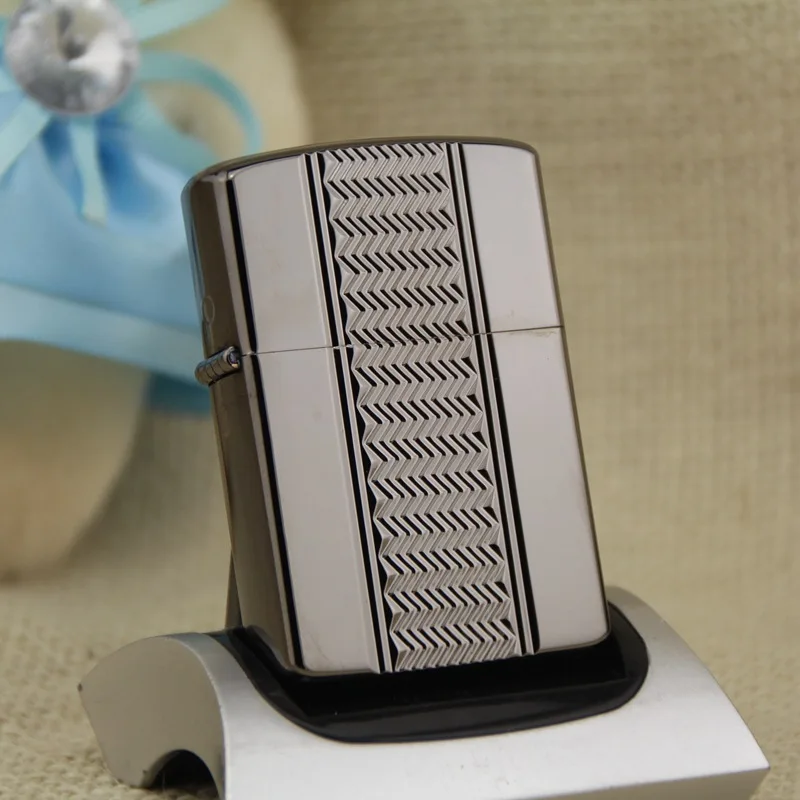 CHIEF Black mirror curve Chief Gas Cigarette Lighter Cigarettes Kerosene Flint Petrol Vintage Gasoline Oil Petrol Refillable
CHIEF Black mirror curve Chief Gas Cigarette Lighter Cigarettes Kerosene Flint Petrol Vintage Gasoline Oil Petrol Refillable