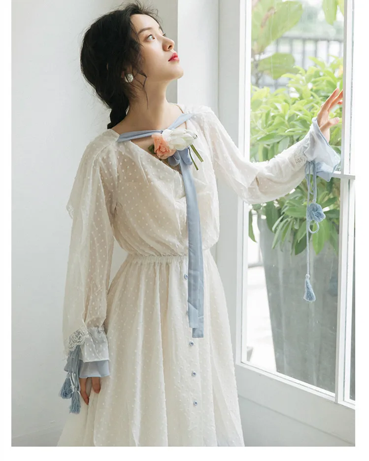 Solid White Dot Fairy Dress Vintage Style Appliques Lace Flare Sleeve Mori Girl Dress For Female Casual Vestidos Spring Autumn
Solid White Dot Fairy Dress Vintage Style Appliques Lace Flare Sleeve Mori Girl Dress For Female Casual Vestidos Spring Autumn
