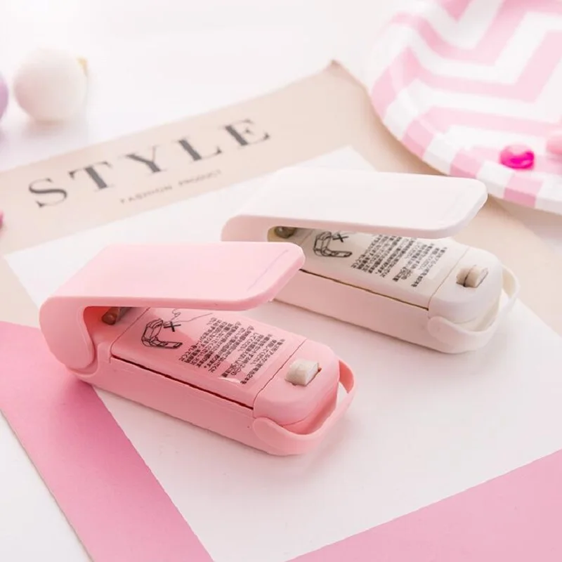 Pink &White Color Creative Models Household Portable Mini Snack Plastic Bag Lips Small hand pressure heat sealing machine
Pink &White Color Creative Models Household Portable Mini Snack Plastic Bag Lips Small hand pressure heat sealing machine