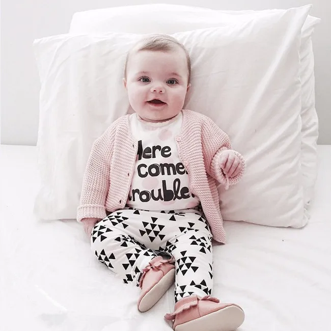 2019 Hot sell baby girl clothing set Pink Dot Long sleeve T shirt + pants casual suit baby romper baby boy clothes
2019 Hot sell baby girl clothing set Pink Dot Long sleeve T shirt + pants casual suit baby romper baby boy clothes