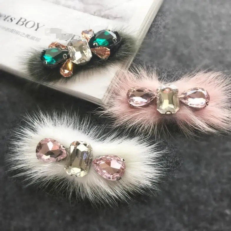 1 pcs Rabbit Fur Rhinestones beaded brooch patches applique sew on beading Applique clothes shoes Clip decoration patch DIY
1 pcs Rabbit Fur Rhinestones beaded brooch patches applique sew on beading Applique clothes shoes Clip decoration patch DIY
