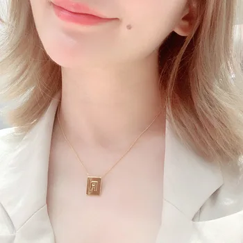 Fashion Celin Gold Decorated 26-letter Necklace Valentine's Day Gift Brass Plating Authentic Gold Square Clavicle Chain Woman
Fashion Celin Gold Decorated 26-letter Necklace Valentine's Day Gift Brass Plating Authentic Gold Square Clavicle Chain Woman