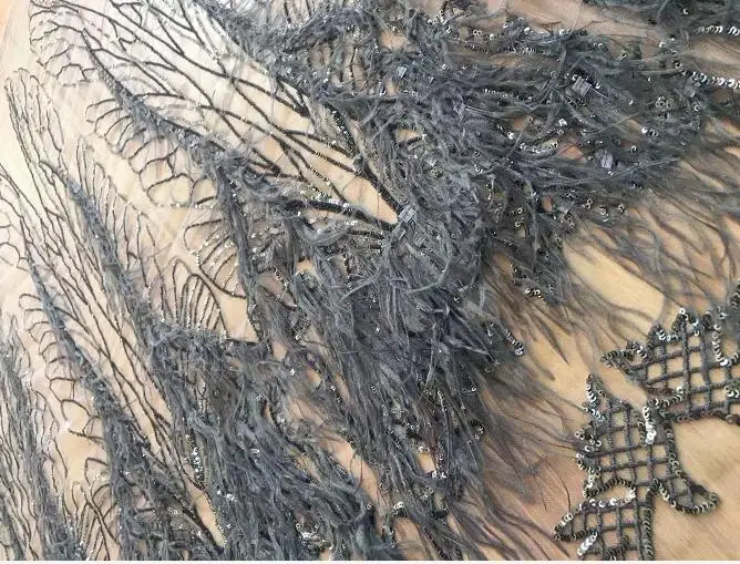 3 yards wedding dress fabric feather sequins embroidered French mesh tulle Nigeria lace 52520 African lace sequin feather fabric
3 yards wedding dress fabric feather sequins embroidered French mesh tulle Nigeria lace 52520 African lace sequin feather fabric