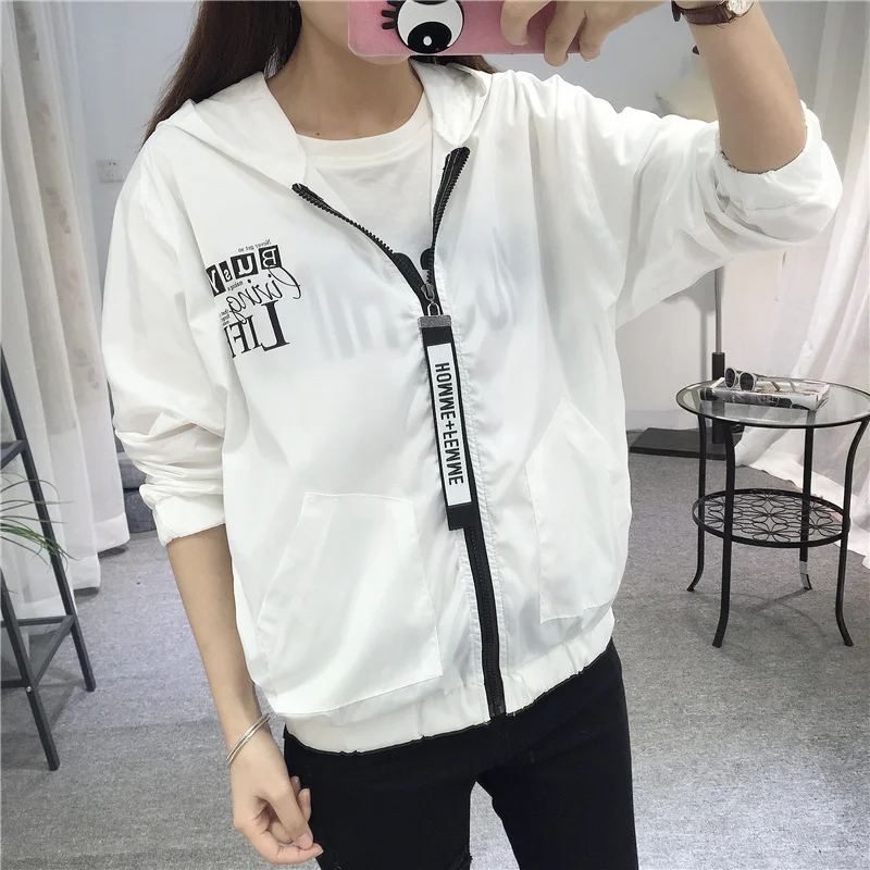 Jackets Women 2018 New Fashion Women Basic Jacket Hooded Thin Outwear Windbreaker Summer Casual Plus Size Female Coat
Jackets Women 2018 New Fashion Women Basic Jacket Hooded Thin Outwear Windbreaker Summer Casual Plus Size Female Coat