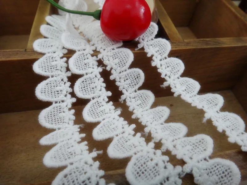 15 yard/lot width 0.59" 1.5cm white cotton water soluble lace trim ribbon clothing materials textiles L4K151 114401
15 yard/lot width 0.59" 1.5cm white cotton water soluble lace trim ribbon clothing materials textiles L4K151 114401