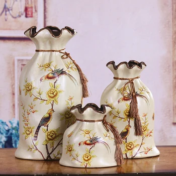 village sacks of high-grade ceramic vase vase European style of the ancient decorative arts and crafts ornaments
village sacks of high-grade ceramic vase vase European style of the ancient decorative arts and crafts ornaments