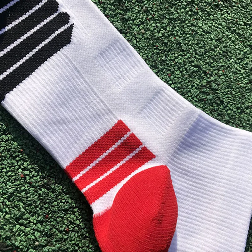 g (3)