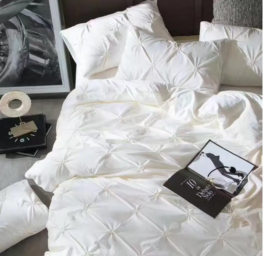 4-Pieces Imitated Silk Luxury Bedding Set Beige Pinch Pleat Bed Set King Queen Bed Linens Duvet Cover Bed Sheet Cotton
4-Pieces Imitated Silk Luxury Bedding Set Beige Pinch Pleat Bed Set King Queen Bed Linens Duvet Cover Bed Sheet Cotton