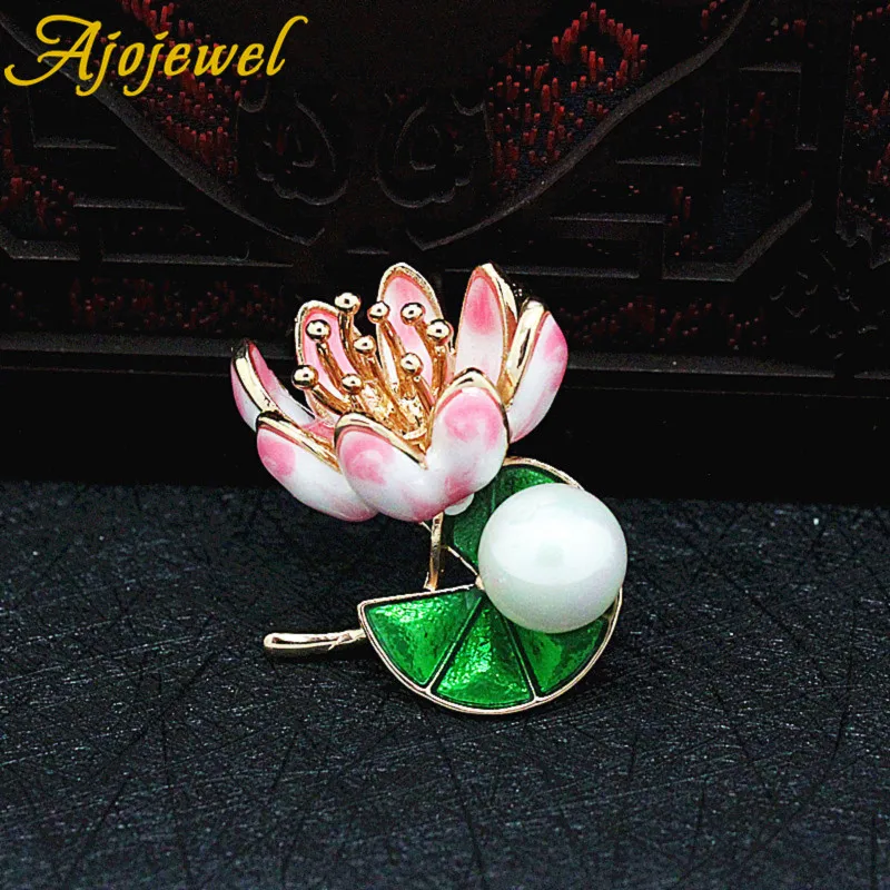 Ajojewel Beautiful Colorful Painting Lotus Flower Simulated Pearl Brooch Pins Enamel Chinese Style Ladies Jewelry
Ajojewel Beautiful Colorful Painting Lotus Flower Simulated Pearl Brooch Pins Enamel Chinese Style Ladies Jewelry