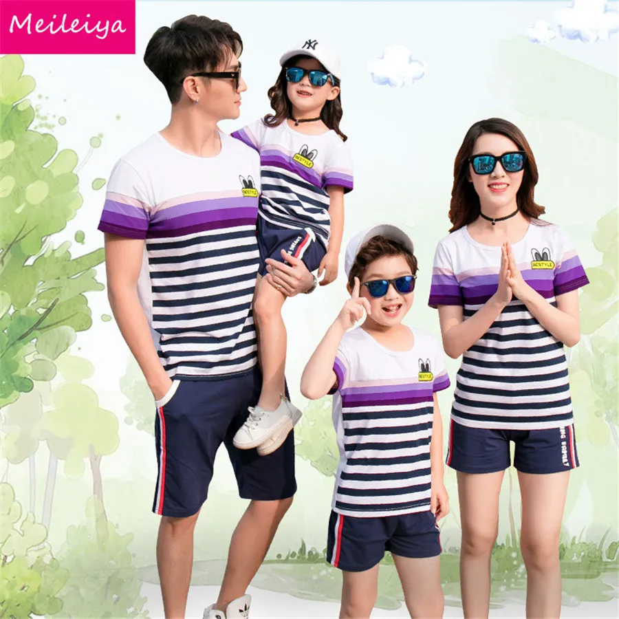 2019 Family Matching Clothing Summer Mother Daughter Outfits Parent-Child Short Sleeve Top Tees And Shorts 2 Pcs Suits
2019 Family Matching Clothing Summer Mother Daughter Outfits Parent-Child Short Sleeve Top Tees And Shorts 2 Pcs Suits