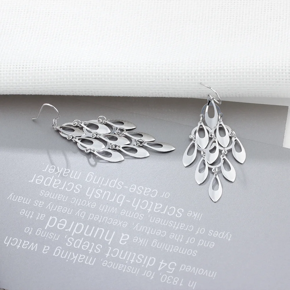 New high quality fashion S925 silver earrings for fashion ladies to join parties and couples gifts FENG
New high quality fashion S925 silver earrings for fashion ladies to join parties and couples gifts FENG