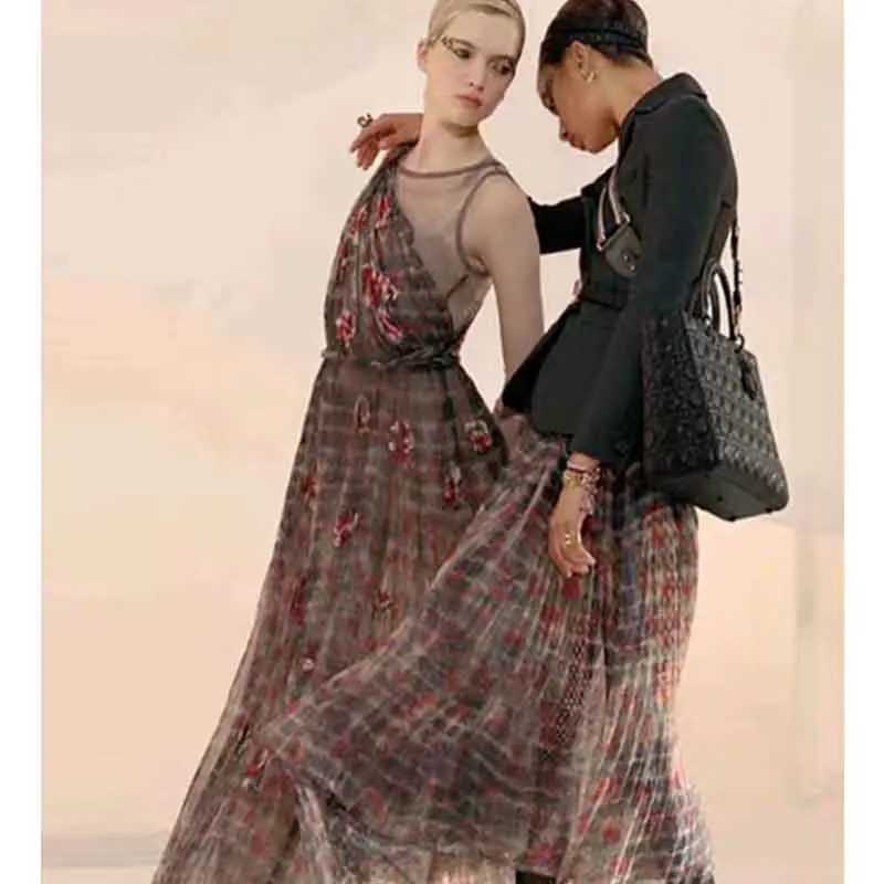 Cosmicchic Runway Mesh Long Dress Designer Flower Print Pleated Tank Dress Silk Lining High Grade Long Party Dresses 2019 Womens
Cosmicchic Runway Mesh Long Dress Designer Flower Print Pleated Tank Dress Silk Lining High Grade Long Party Dresses 2019 Womens