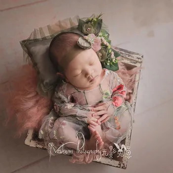 Newborn photography props baby headband sen fairy embroidered lace baby suit clothes headdress baby photo
Newborn photography props baby headband sen fairy embroidered lace baby suit clothes headdress baby photo