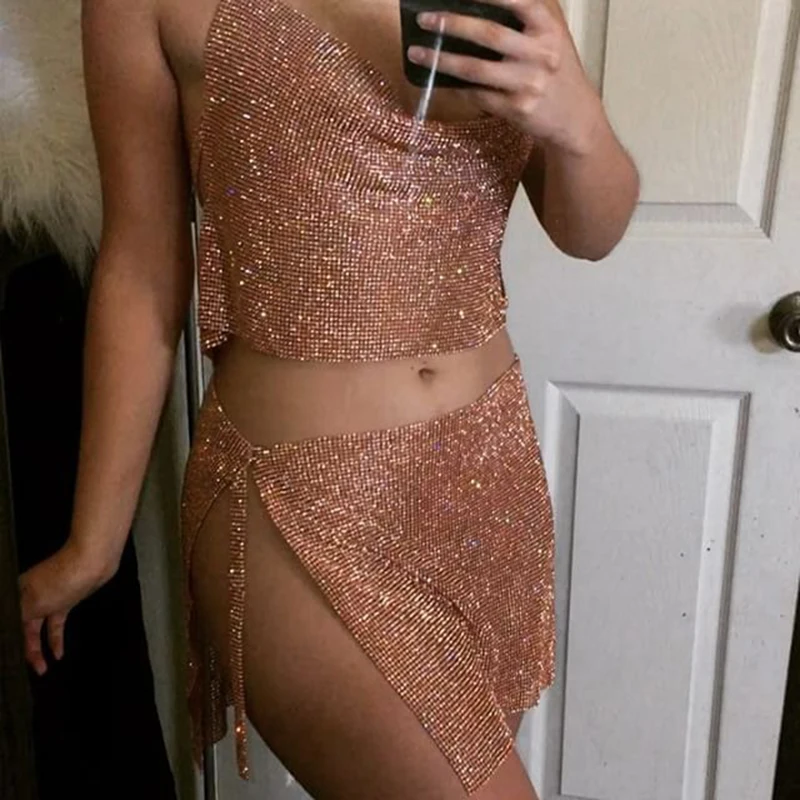 Beach Skirt Bar night club Metal Chain Sequins Women Rhinestone Gold Two-Piece Top+Skirt Halter Tops Nightclub Party Vestido
Beach Skirt Bar night club Metal Chain Sequins Women Rhinestone Gold Two-Piece Top+Skirt Halter Tops Nightclub Party Vestido