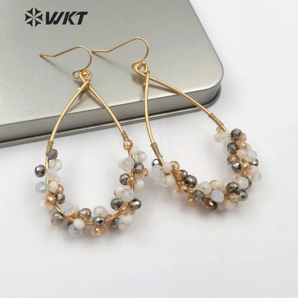WT-E505 Boho Earring Jewelry Big Teardrop Shape Metal Hoop With Multi Colors Beads Charm Faceted Crystal Beads Wedding Earring
WT-E505 Boho Earring Jewelry Big Teardrop Shape Metal Hoop With Multi Colors Beads Charm Faceted Crystal Beads Wedding Earring