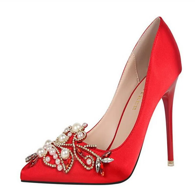 Brand Women Satin Crystal Pumps Scarpin Designer Women Luxury 2018 Pearl Party Sexy High Heels Wedding Valentine Shoes
Brand Women Satin Crystal Pumps Scarpin Designer Women Luxury 2018 Pearl Party Sexy High Heels Wedding Valentine Shoes