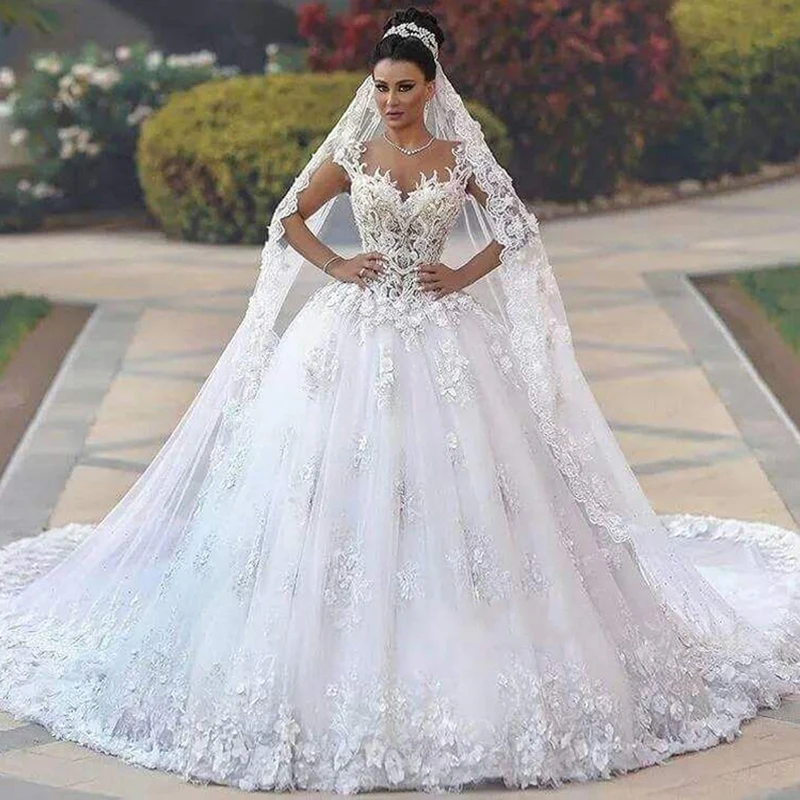 Sexy Plus Size Ball Gown Bridal Gowns Sweetheart Straps Appliques Tulle Floor Length Royal Wedding Gowns Women Dress Long Train
Sexy Plus Size Ball Gown Bridal Gowns Sweetheart Straps Appliques Tulle Floor Length Royal Wedding Gowns Women Dress Long Train