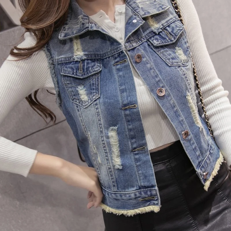 Spring Denim Vest Women Casual Colete Coat Vintage Cardigan Jean Sleeveless Turn-down Collar Breasted brand Woman Clothing
Spring Denim Vest Women Casual Colete Coat Vintage Cardigan Jean Sleeveless Turn-down Collar Breasted brand Woman Clothing