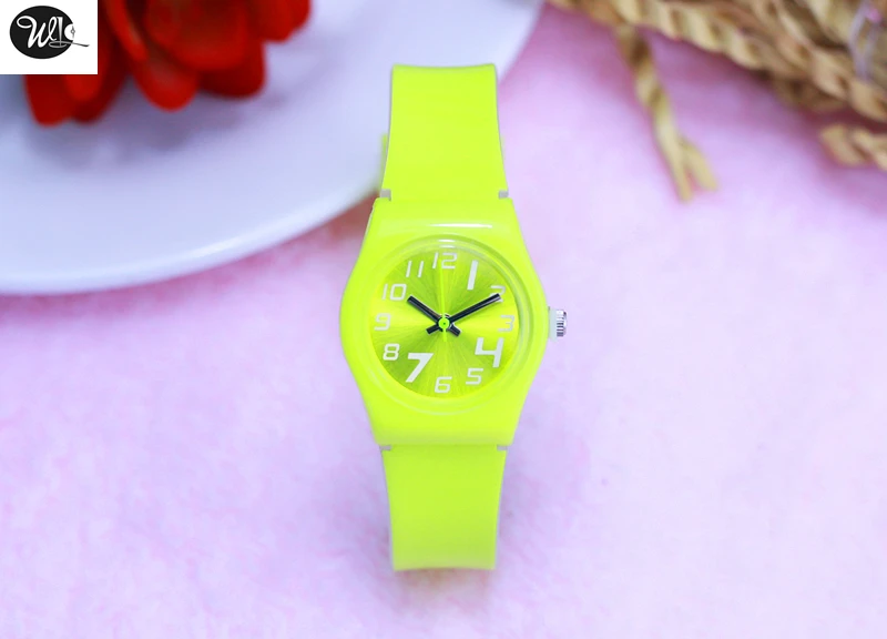 Quartz watch fashion girl creative design waterproof sports watch student children cartoon plastic watch
Quartz watch fashion girl creative design waterproof sports watch student children cartoon plastic watch